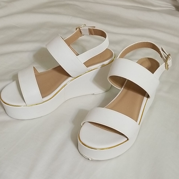 Size 8 White Platform Sandals - Picture 2 of 3